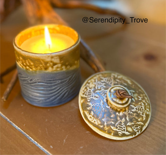 "Seaward Bound" - Small candle with turtle lid